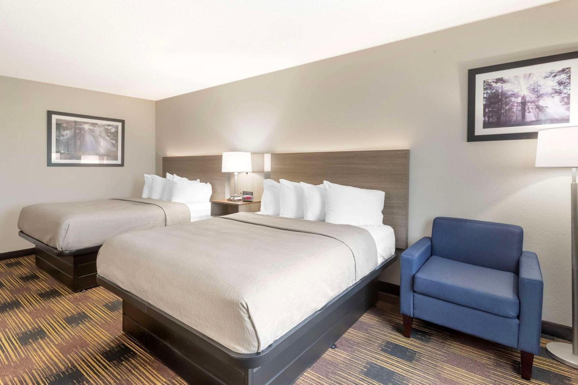 Quality Inn Newton At I-80 エクステリア 写真