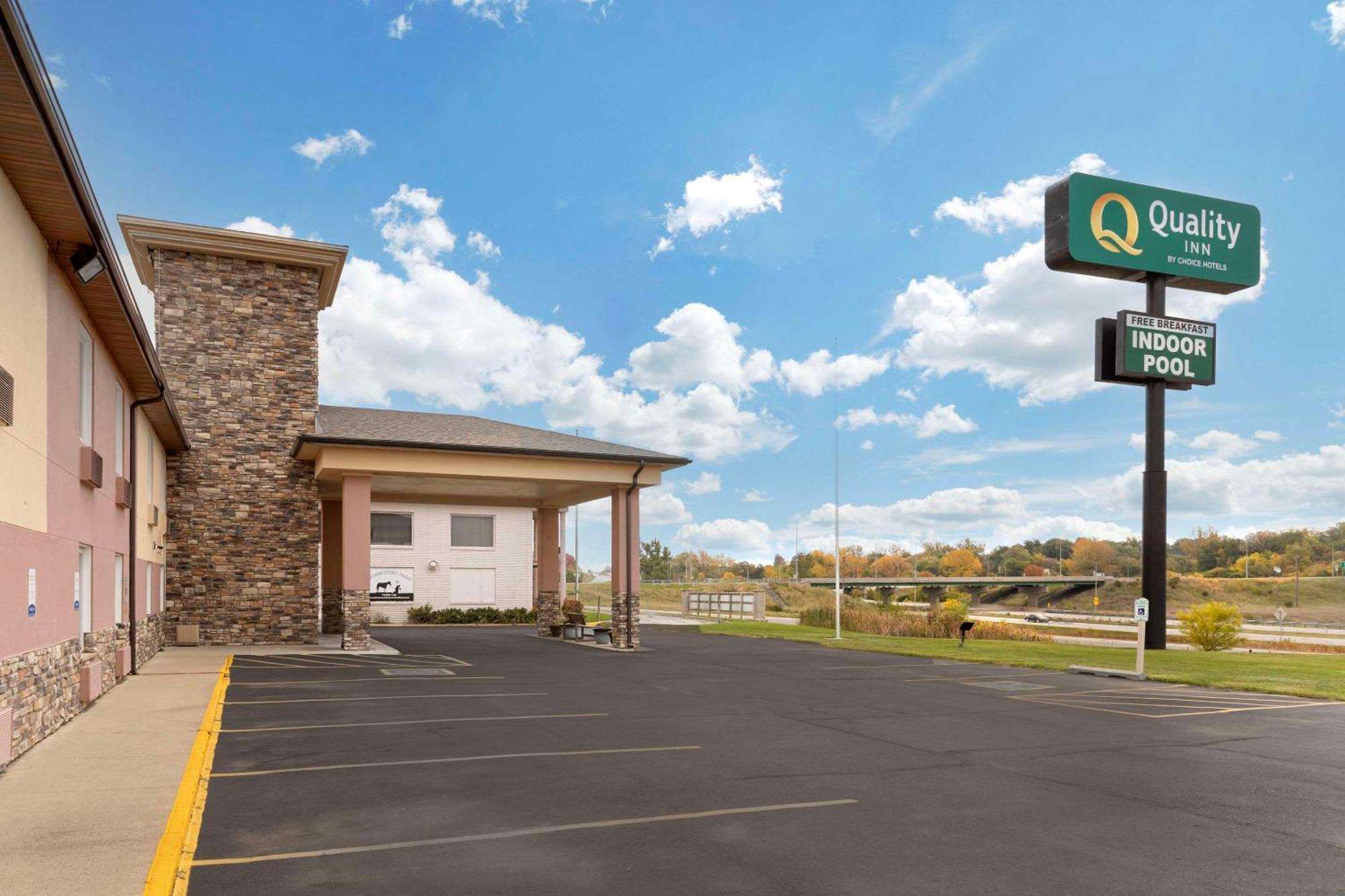 Quality Inn Newton At I-80 エクステリア 写真