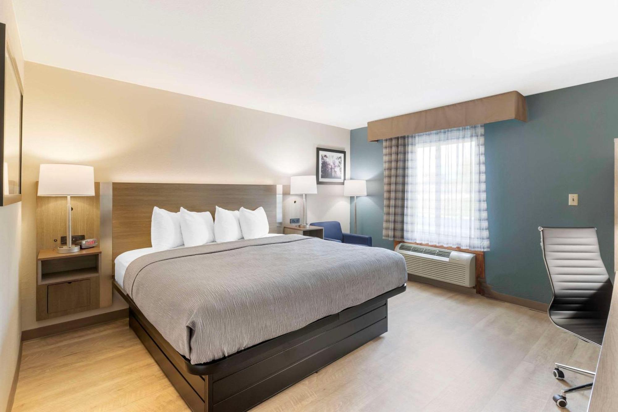 Quality Inn Newton At I-80 エクステリア 写真